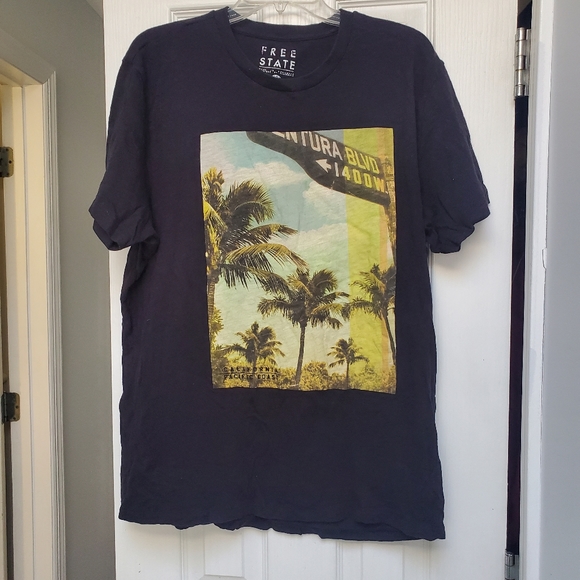 $10 Deals 🤝🔖 Free State Aeropostale Black Men’s Graphic Tee -size Extra Large - Picture 2 of 3